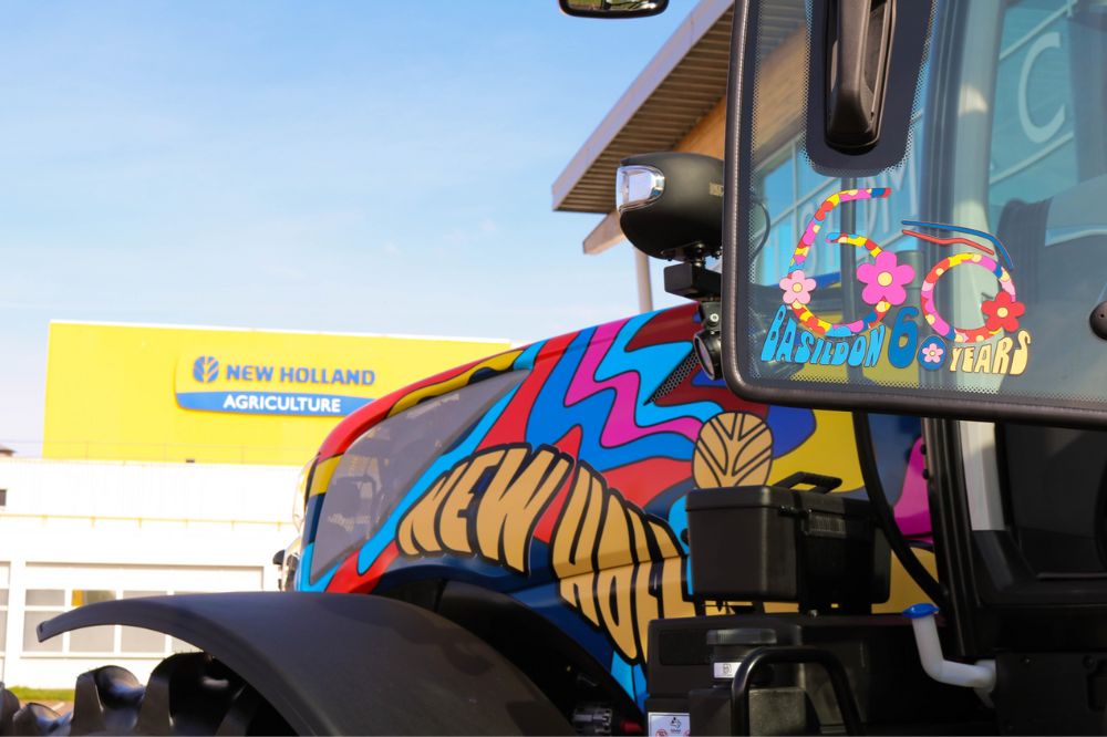 New Holland viert 60 jaar Basildon-fabriek met speciale editie T7.300