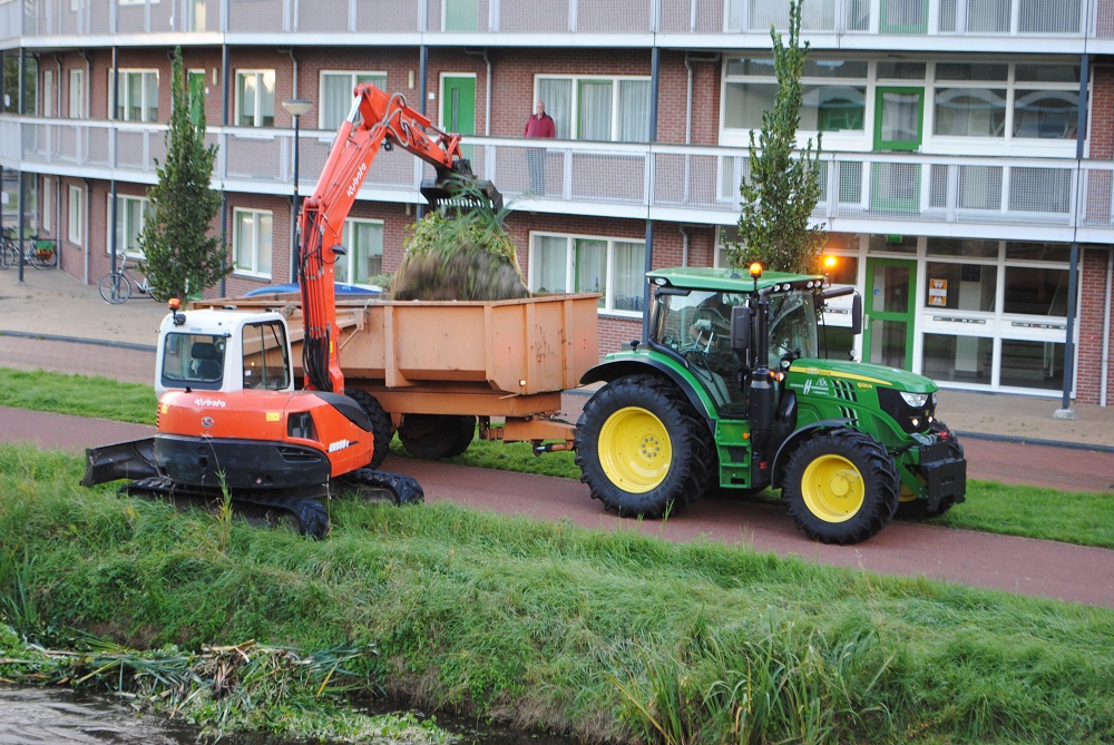 Friese loonwerker Gebroeders Kok gaat te water in strijd met woekerplant