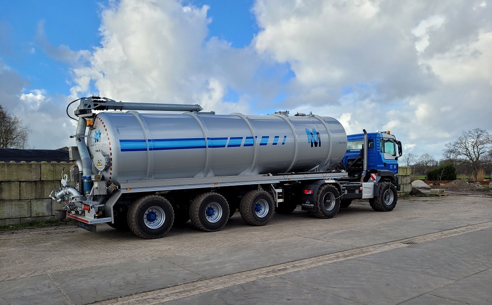 D-TEC Agro Tanktrailer geschikt voor weg en weiland