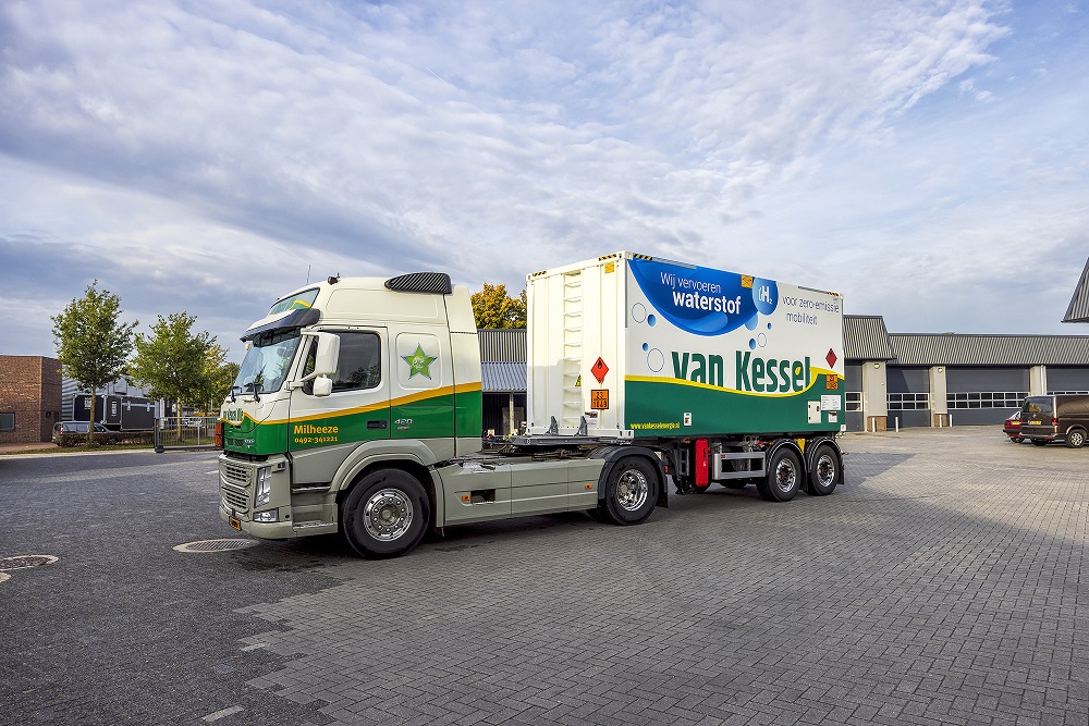 Van Kessel neemt trailers voor bevoorrading waterstof tankstations in gebruik 
