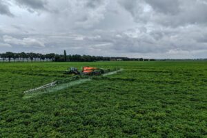 Eerste WEED-IT systeem geïnstalleerd bij akkerbouwer Speelman