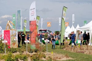 PotatoEurope: Demonstraties: uit de grond tot in de kisten