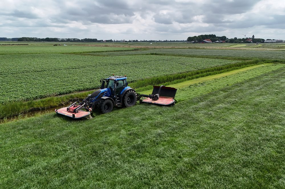 "Negentien meter gras in één keer bij elkaar harken"