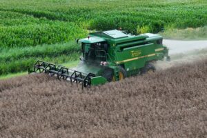 "Dorsen met John Deere-maaidorser gaat prima"