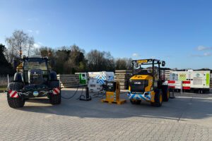 Waterstofaggregaat JCB in praktijk gedemonstreerd bij Loonbedrijf Sturm-Jacobs