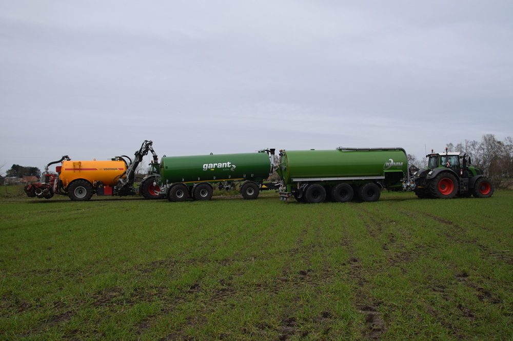 Mesttransport met Kumm en Kotte Garant