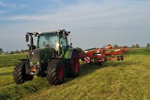 Fendt 312 met Kuhn GA 9531 cirkelhark