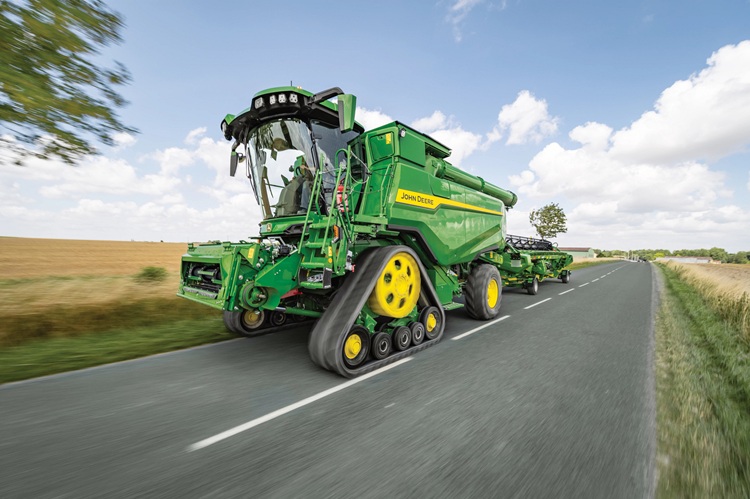 T5_T6 combines - focus on operator comfort and harvesting technology_13.750