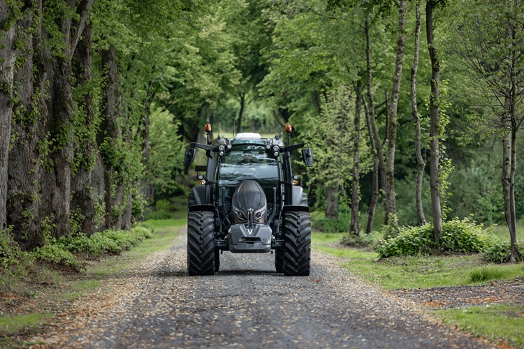 Valtra-G-series-135-3-hires_EMBARGO 9.11.2025.750