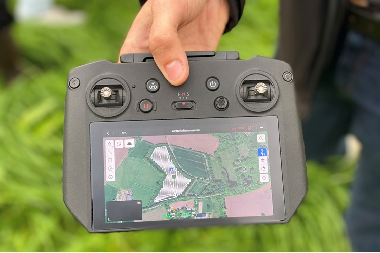 Van dronebeelden naar precisiespuiten: steeds makkelijker zelf aan de slag Van dronebeelden naar precisiespuiten: steeds makkelijker zelf aan de slag